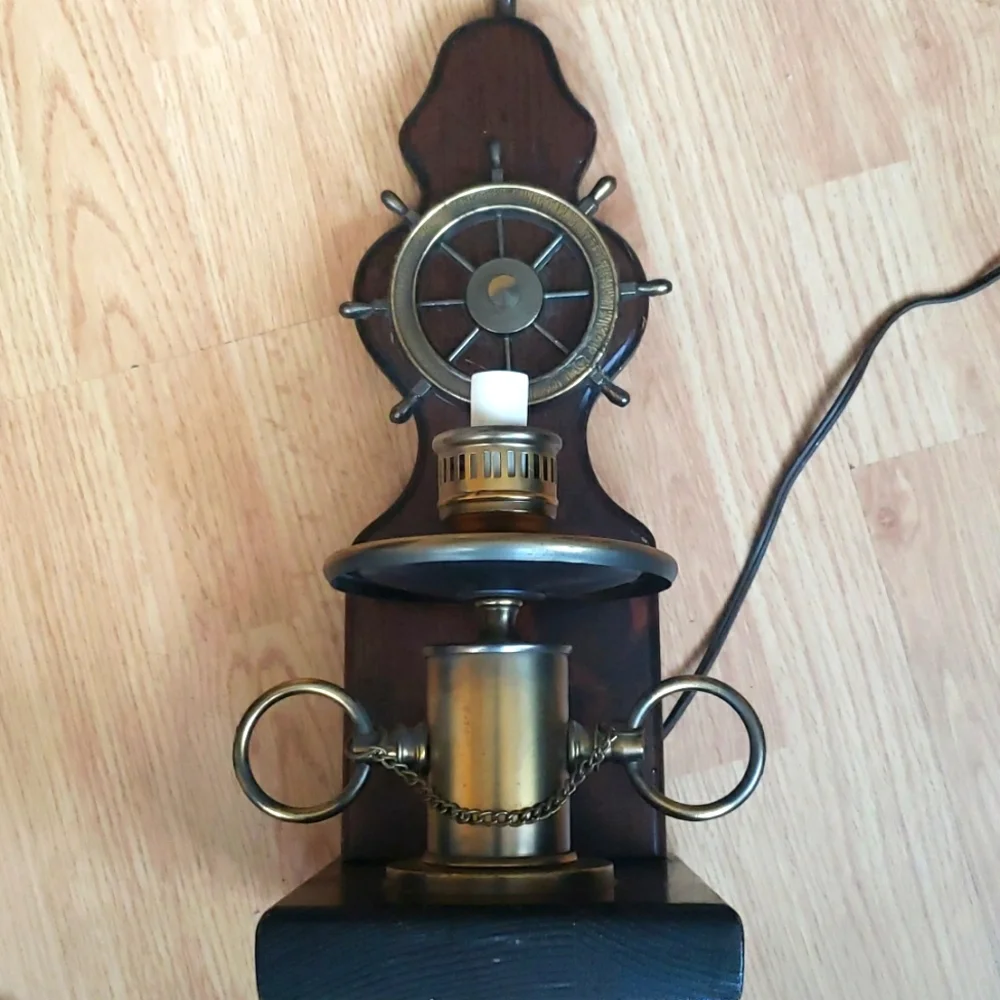 Vtg Ship's Wheel Wood & Brass Metal Electric Lamp